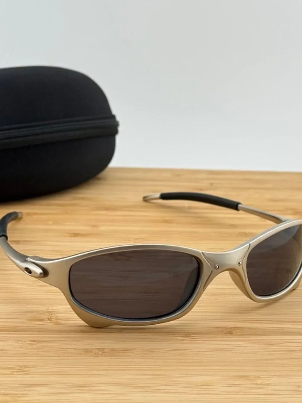 Cyber Y2K X Metal Frame Vintage Style Sunglasses - Slim, Silver/Black